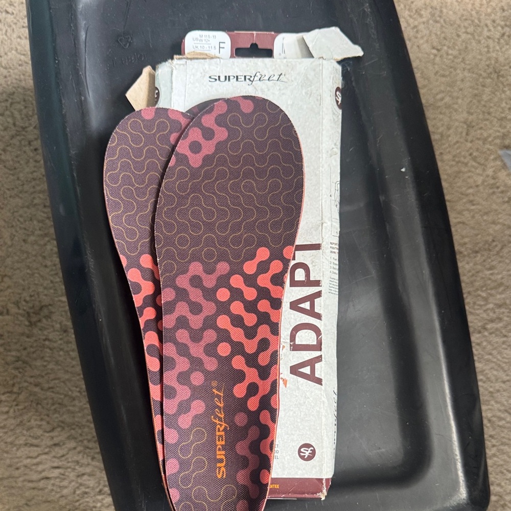 Superfeet ADAPT Men's Insoles - Red and Brown